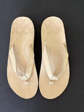NWOB Revitalign Zuma Bleached Sand Orthotic Flip Flop 7B
